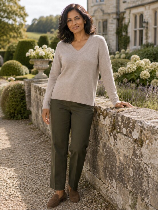Boden Sweaters - Boden Eva 100% Cashmere V-Neck Sweater Chinchilla Melange XL